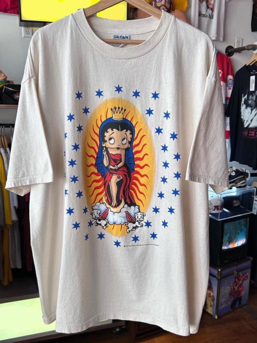 Gildan Cream Betty Boop Graphic Tee with Blue Stars and Red Accents